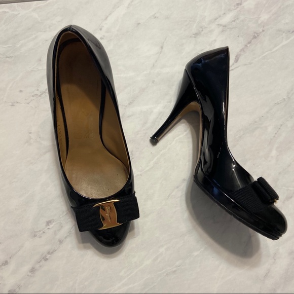 ferragamo platform pump